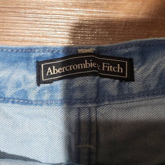 Abercrombie & Fitch distressed denim shorts - Picture 3 of 6